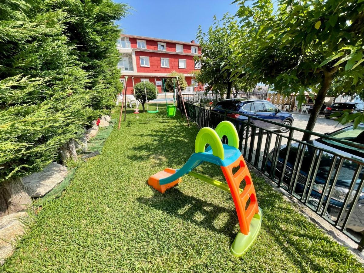Apartamentos Sinas Playa Raxo Exteriör bild