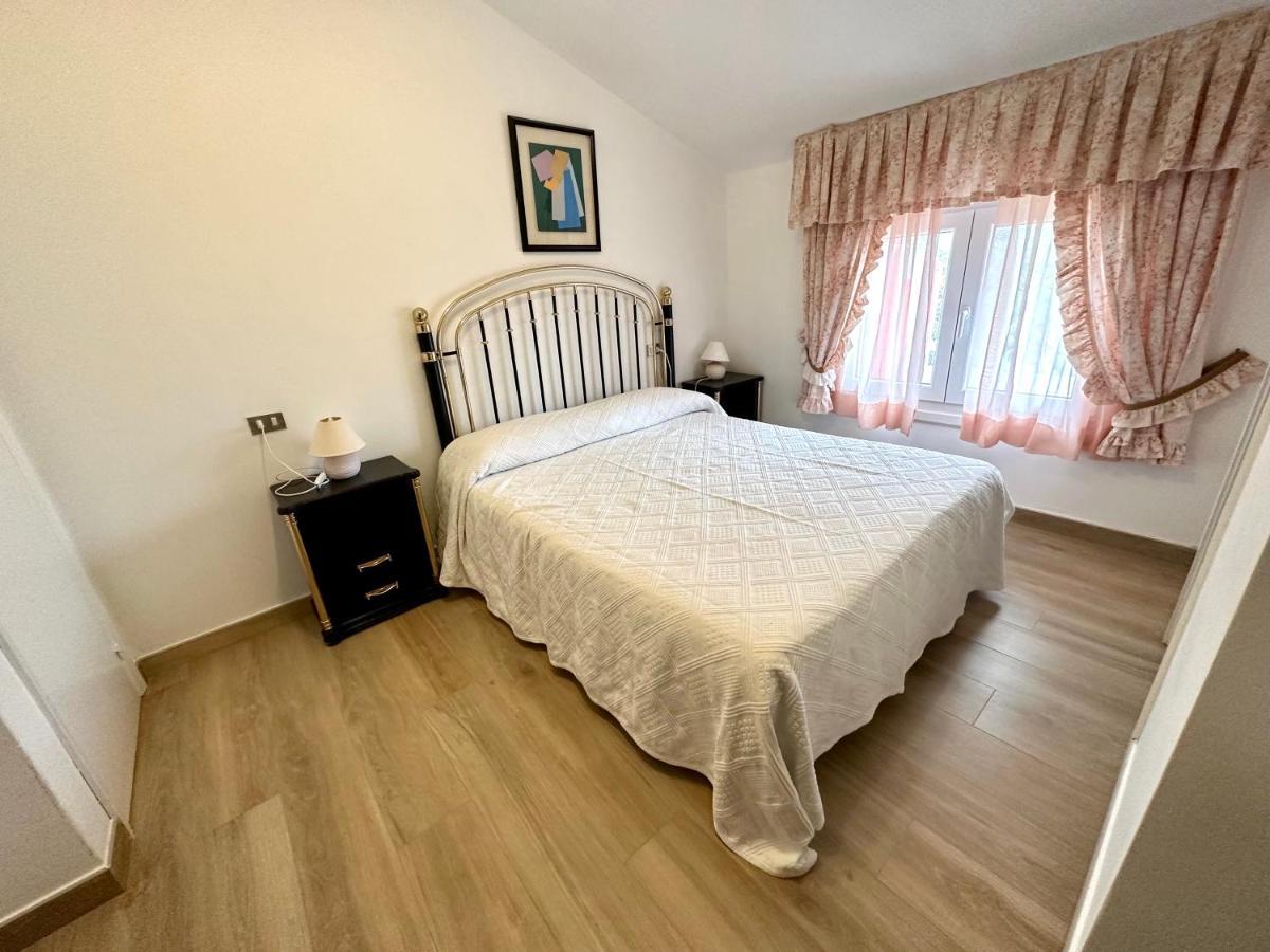 Apartamentos Sinas Playa Raxo Exteriör bild
